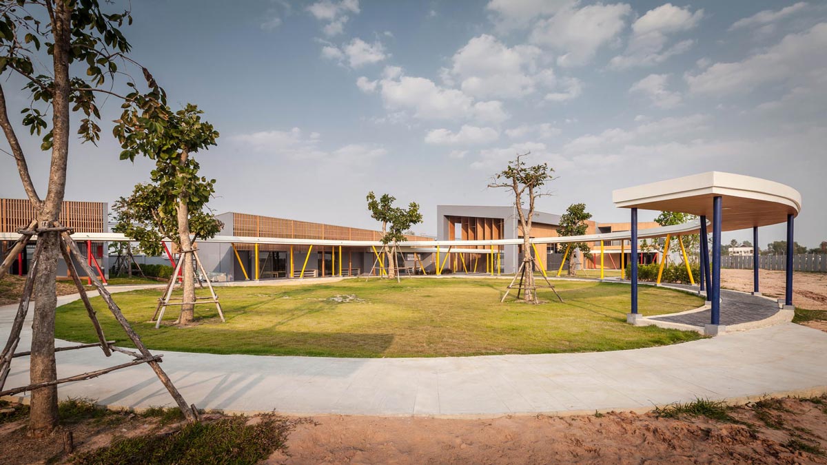 国外幼儿园设计装修图-室外走廊