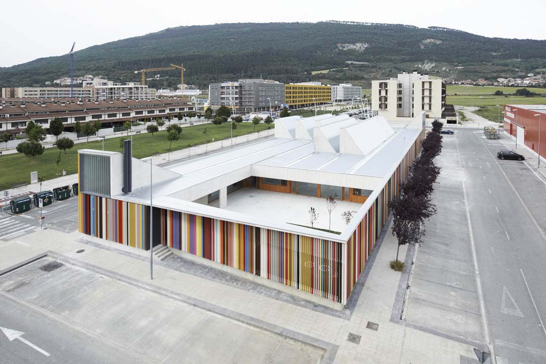 彩虹中的幼儿园建筑设计