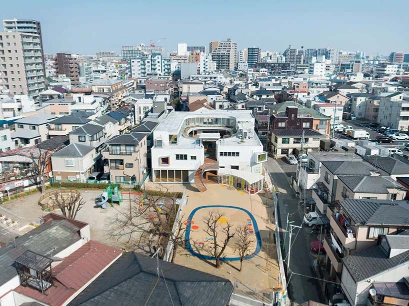 花园中的幼儿园建筑设计